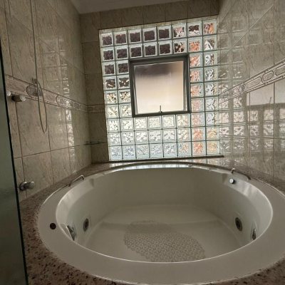 Casa Residencial com 502m², 6 quartos, 3 suítes, 4 garagens, no bairro Ingleses em Florianópolis