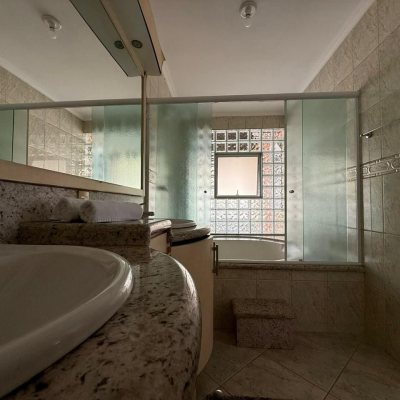 Casa Residencial com 502m², 6 quartos, 3 suítes, 4 garagens, no bairro Ingleses em Florianópolis