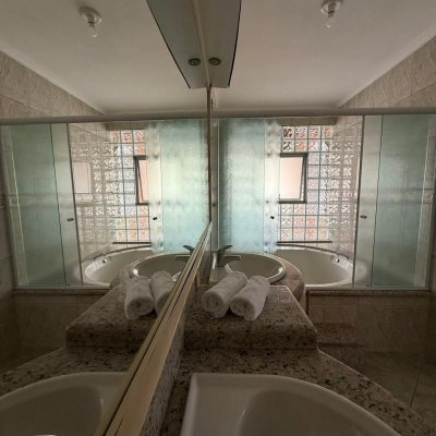 Casa Residencial com 502m², 6 quartos, 3 suítes, 4 garagens, no bairro Ingleses em Florianópolis