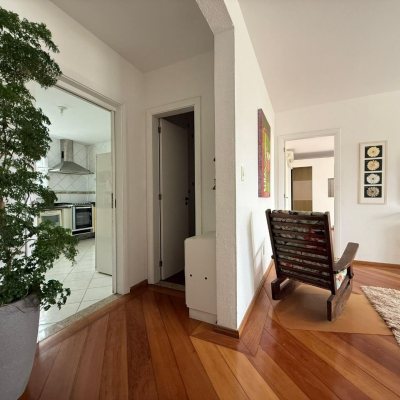 Casa Residencial com 502m², 6 quartos, 3 suítes, 4 garagens, no bairro Ingleses em Florianópolis