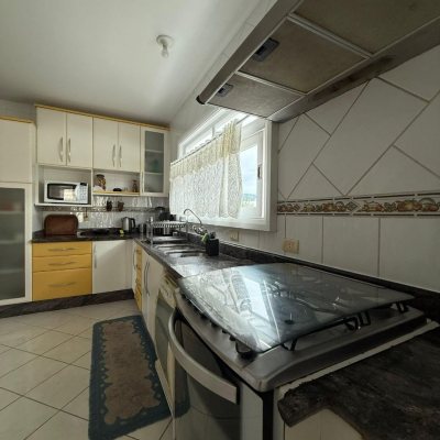 Casa Residencial com 502m², 6 quartos, 3 suítes, 4 garagens, no bairro Ingleses em Florianópolis