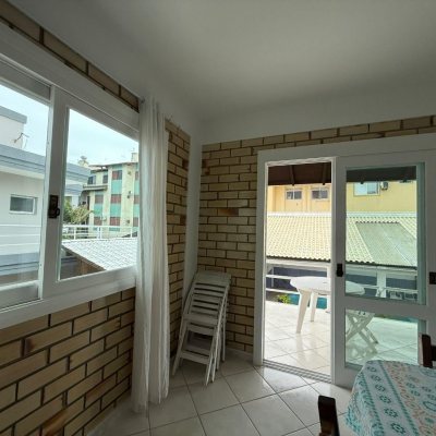 Casa Residencial com 502m², 6 quartos, 3 suítes, 4 garagens, no bairro Ingleses em Florianópolis