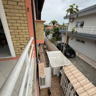 Casa Residencial com 502m², 6 quartos, 3 suítes, 4 garagens, no bairro Ingleses em Florianópolis