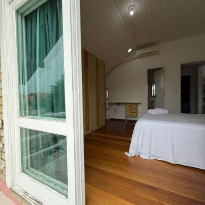 Casa Residencial com 502m², 6 quartos, 3 suítes, 4 garagens, no bairro Ingleses em Florianópolis