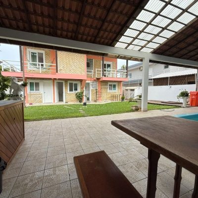 Casa Residencial com 502m², 6 quartos, 3 suítes, 4 garagens, no bairro Ingleses em Florianópolis