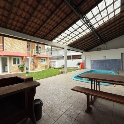 Casa Residencial com 502m², 6 quartos, 3 suítes, 4 garagens, no bairro Ingleses em Florianópolis