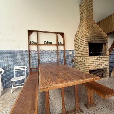 Casa Residencial com 502m², 6 quartos, 3 suítes, 4 garagens, no bairro Ingleses em Florianópolis