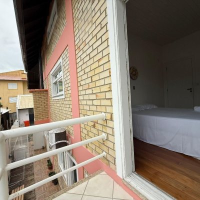 Casa Residencial com 502m², 6 quartos, 3 suítes, 4 garagens, no bairro Ingleses em Florianópolis