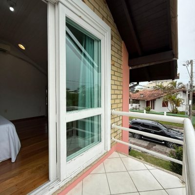 Casa Residencial com 502m², 6 quartos, 3 suítes, 4 garagens, no bairro Ingleses em Florianópolis