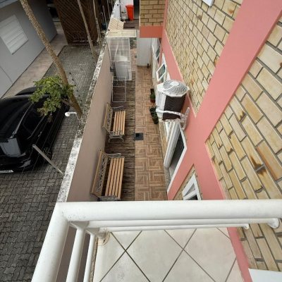 Casa Residencial com 502m², 6 quartos, 3 suítes, 4 garagens, no bairro Ingleses em Florianópolis