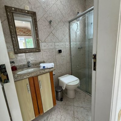 Casa Residencial com 502m², 6 quartos, 3 suítes, 4 garagens, no bairro Ingleses em Florianópolis