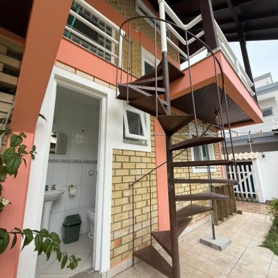 Casa Residencial com 502m², 6 quartos, 3 suítes, 4 garagens, no bairro Ingleses em Florianópolis