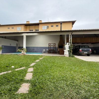 Casa Residencial com 502m², 6 quartos, 3 suítes, 4 garagens, no bairro Ingleses em Florianópolis