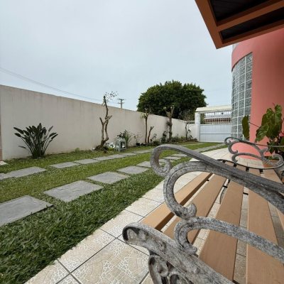 Casa Residencial com 502m², 6 quartos, 3 suítes, 4 garagens, no bairro Ingleses em Florianópolis