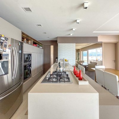 Cobertura com 175m², 3 quartos, 2 suítes, 2 garagens, no bairro Estreito em Florianópolis