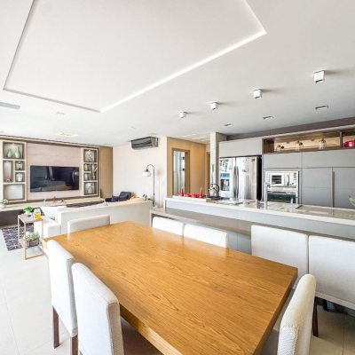 Cobertura com 175m², 3 quartos, 2 suítes, 2 garagens, no bairro Estreito em Florianópolis