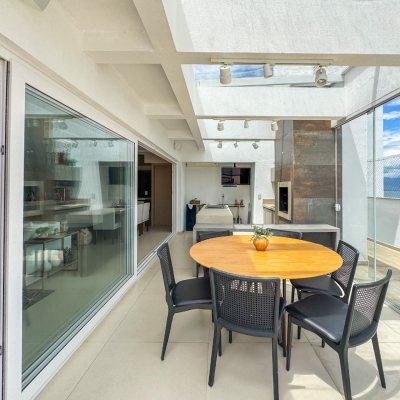 Cobertura com 175m², 3 quartos, 2 suítes, 2 garagens, no bairro Estreito em Florianópolis