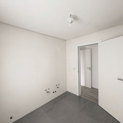 Casa Residencial com 131m², 3 quartos, 1 suíte, 2 garagens, no bairro Carianos em Florianópolis