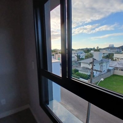 Apartamentos com 60m², 1 quarto, 1 garagem, no bairro Cachoeira Do Bom Jesus em Florianópolis