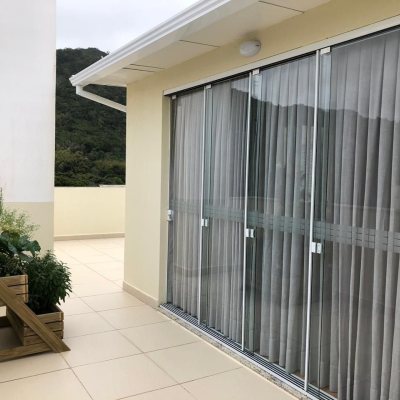 Cobertura com 197m², 4 quartos, 2 suítes, 2 garagens, no bairro Ingleses do Rio Vermelho em Florianópolis