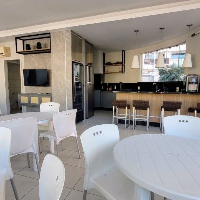 Apartamentos com 94m², 2 quartos, 2 suítes, 2 garagens, no bairro Coqueiros em Florianópolis