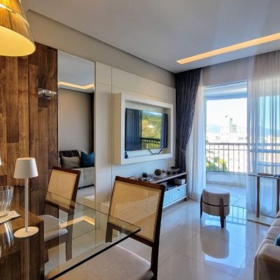 Apartamentos com 94m², 2 quartos, 2 suítes, 2 garagens, no bairro Coqueiros em Florianópolis