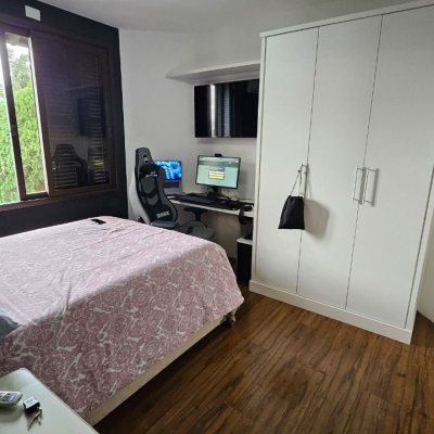 Casa Residencial com 269m², 4 quartos, 4 suítes, 4 garagens, no bairro Centro em Florianópolis