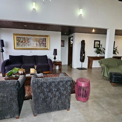 Casa Residencial com 269m², 4 quartos, 4 suítes, 4 garagens, no bairro Centro em Florianópolis