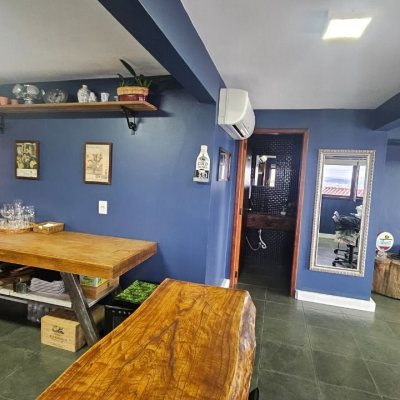 Casa Residencial com 269m², 4 quartos, 4 suítes, 4 garagens, no bairro Centro em Florianópolis