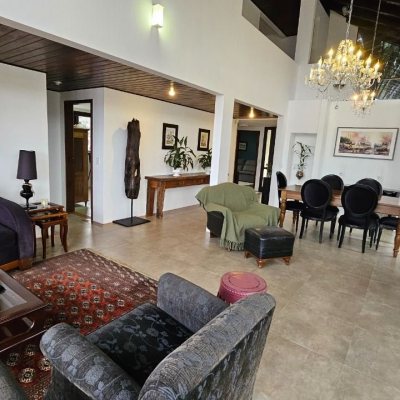 Casa Residencial com 269m², 4 quartos, 4 suítes, 4 garagens, no bairro Centro em Florianópolis