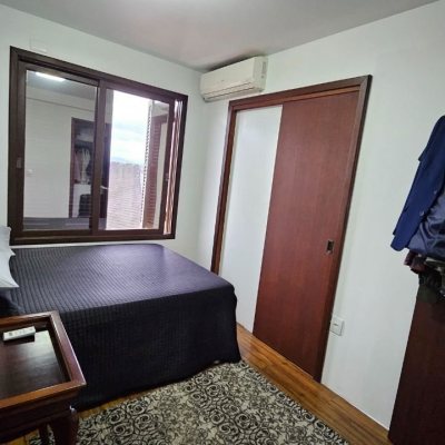 Casa Residencial com 269m², 4 quartos, 4 suítes, 4 garagens, no bairro Centro em Florianópolis