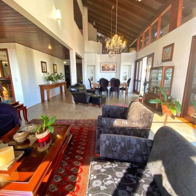 Casa Residencial com 269m², 4 quartos, 4 suítes, 4 garagens, no bairro Centro em Florianópolis