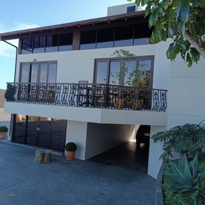 Casa Residencial com 269m², 4 quartos, 4 suítes, 4 garagens, no bairro Centro em Florianópolis