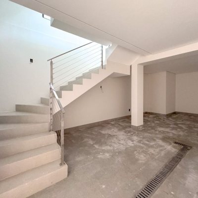 Casa Residencial com 225m², 3 quartos, 3 suítes, 4 garagens, no bairro Jurerê em Florianópolis