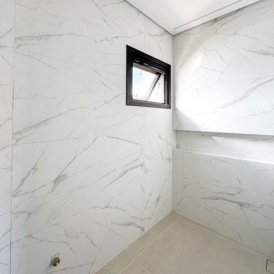 Casa Residencial com 225m², 3 quartos, 3 suítes, 4 garagens, no bairro Jurerê em Florianópolis