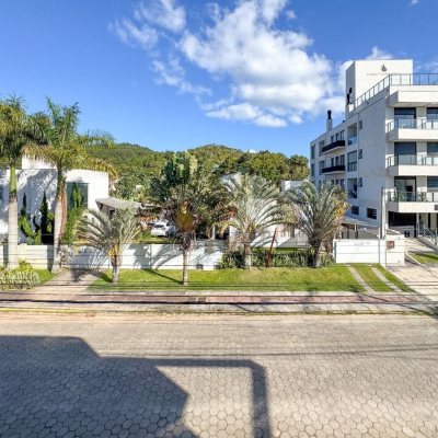 Casa Residencial com 225m², 3 quartos, 3 suítes, 4 garagens, no bairro Jurerê em Florianópolis