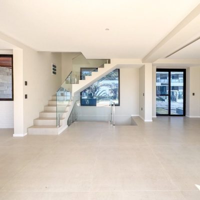 Casa Residencial com 225m², 3 quartos, 3 suítes, 4 garagens, no bairro Jurerê em Florianópolis