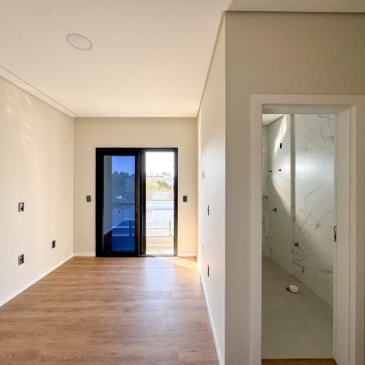 Casa Residencial com 225m², 3 quartos, 3 suítes, 4 garagens, no bairro Jurerê em Florianópolis