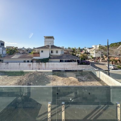 Casa Residencial com 225m², 3 quartos, 3 suítes, 4 garagens, no bairro Jurerê em Florianópolis