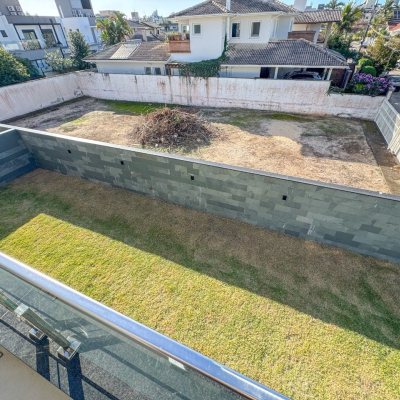 Casa Residencial com 225m², 3 quartos, 3 suítes, 4 garagens, no bairro Jurerê em Florianópolis