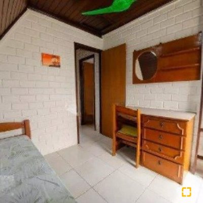Chalé com 506m², 10 quartos, 5 garagens, no bairro Ponta Das Canas em Florianópolis