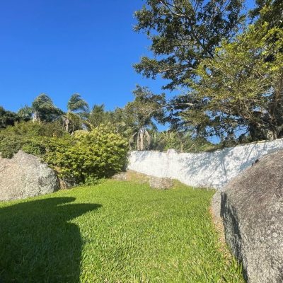 Chalé com 506m², 10 quartos, 5 garagens, no bairro Ponta Das Canas em Florianópolis