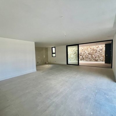 Casa em Condomínio com 341m², 4 quartos, 4 suítes, 2 garagens, no bairro Lagoa Da Conceição em Florianópolis