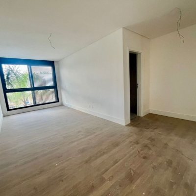 Casa em Condomínio com 341m², 4 quartos, 4 suítes, 2 garagens, no bairro Lagoa Da Conceição em Florianópolis