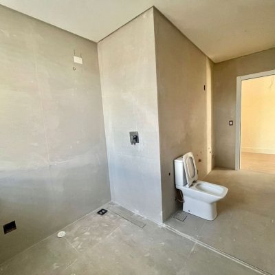 Casa em Condomínio com 341m², 4 quartos, 4 suítes, 2 garagens, no bairro Lagoa Da Conceição em Florianópolis