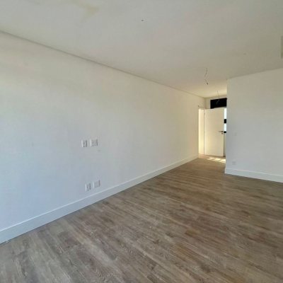 Casa em Condomínio com 341m², 4 quartos, 4 suítes, 2 garagens, no bairro Lagoa Da Conceição em Florianópolis