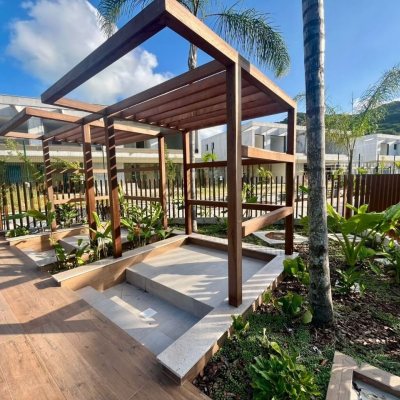 Casa em Condomínio com 341m², 4 quartos, 4 suítes, 2 garagens, no bairro Lagoa Da Conceição em Florianópolis