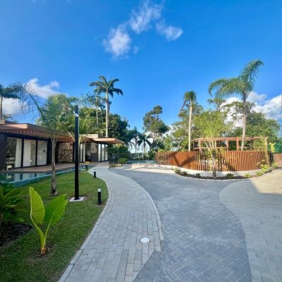 Casa em Condomínio com 341m², 4 quartos, 4 suítes, 2 garagens, no bairro Lagoa Da Conceição em Florianópolis