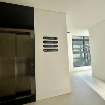 Casa em Condomínio com 341m², 4 quartos, 4 suítes, 2 garagens, no bairro Lagoa Da Conceição em Florianópolis