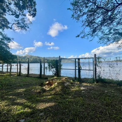 Casa em Condomínio com 341m², 4 quartos, 4 suítes, 2 garagens, no bairro Lagoa Da Conceição em Florianópolis